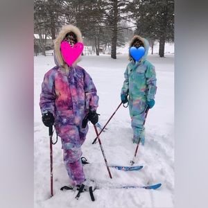 EUC Snowsuit Girls Size 9-10 (140)